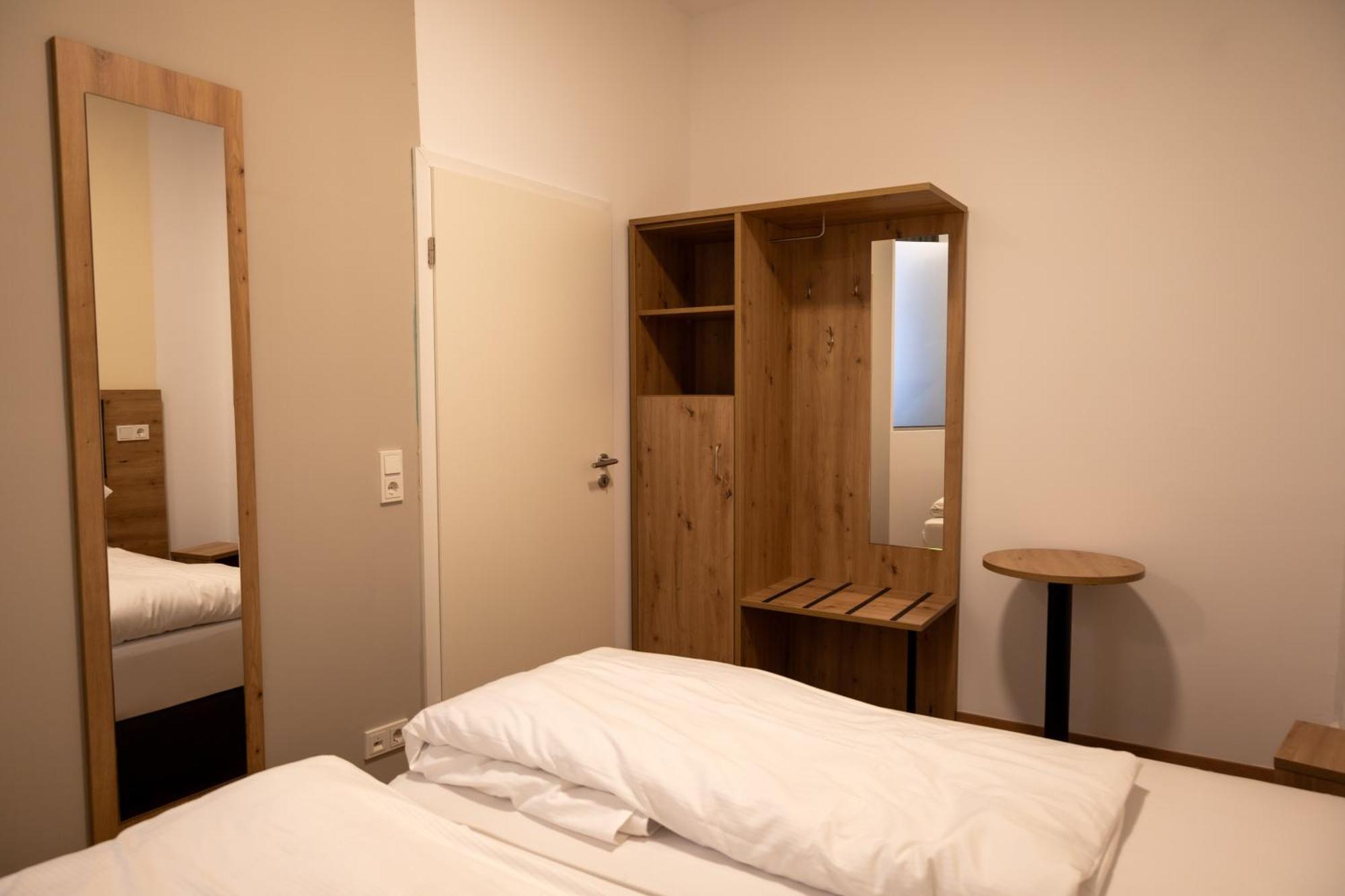 Hln Apartments Am Bahnhof ซาร์บรึคเคน ภายนอก รูปภาพ